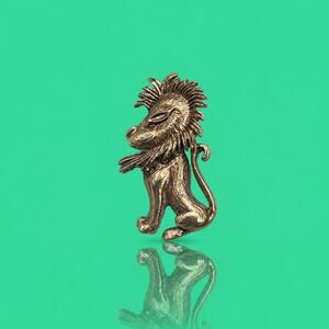 Vintage Gold Tone Lion Brooch – Detailed Regal Mane Figural Lapel Pin